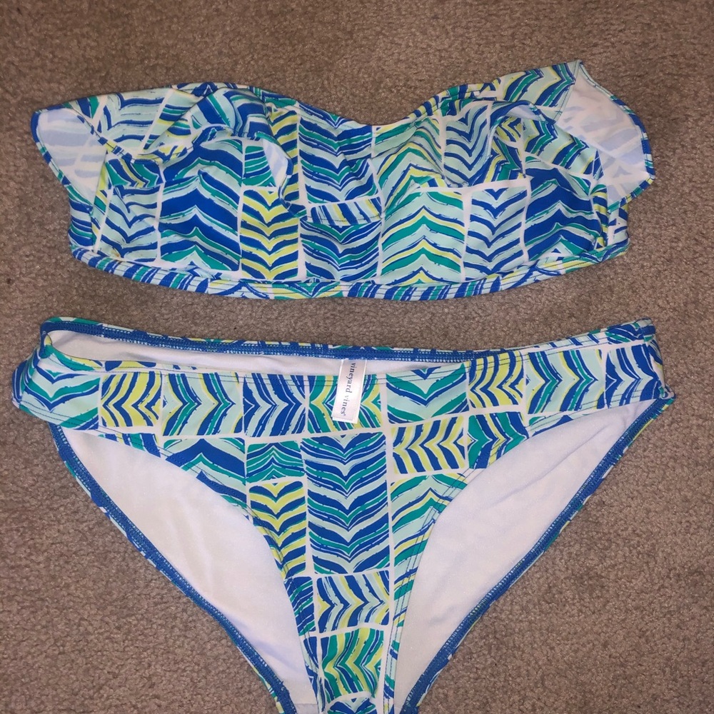 VINEYARD VINES bathing suit